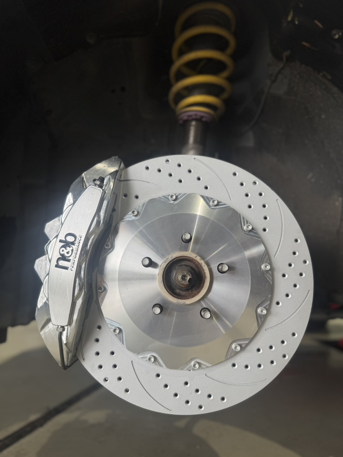 Big Brake Kit Upgrade Case: TOYOTA Alphard (AH30)